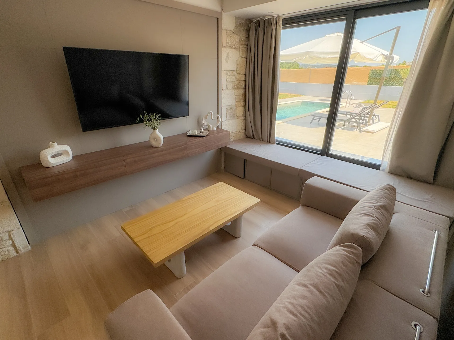 The Olive Path-Villa K7 Double Room with Private Swimming Pool dnevna soba
